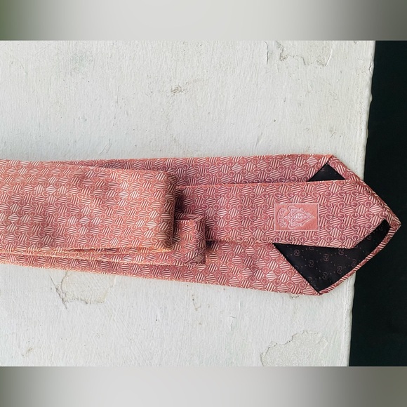 Authentic Gucci silk tie. - Picture 3 of 7